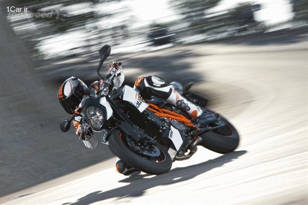 بررسی موتورسیکلت KTM 990 Super Duke R